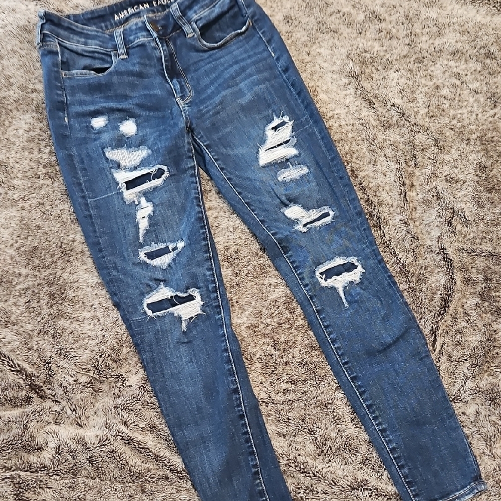 American Eagle Outfitter Blue Distressed Jeans